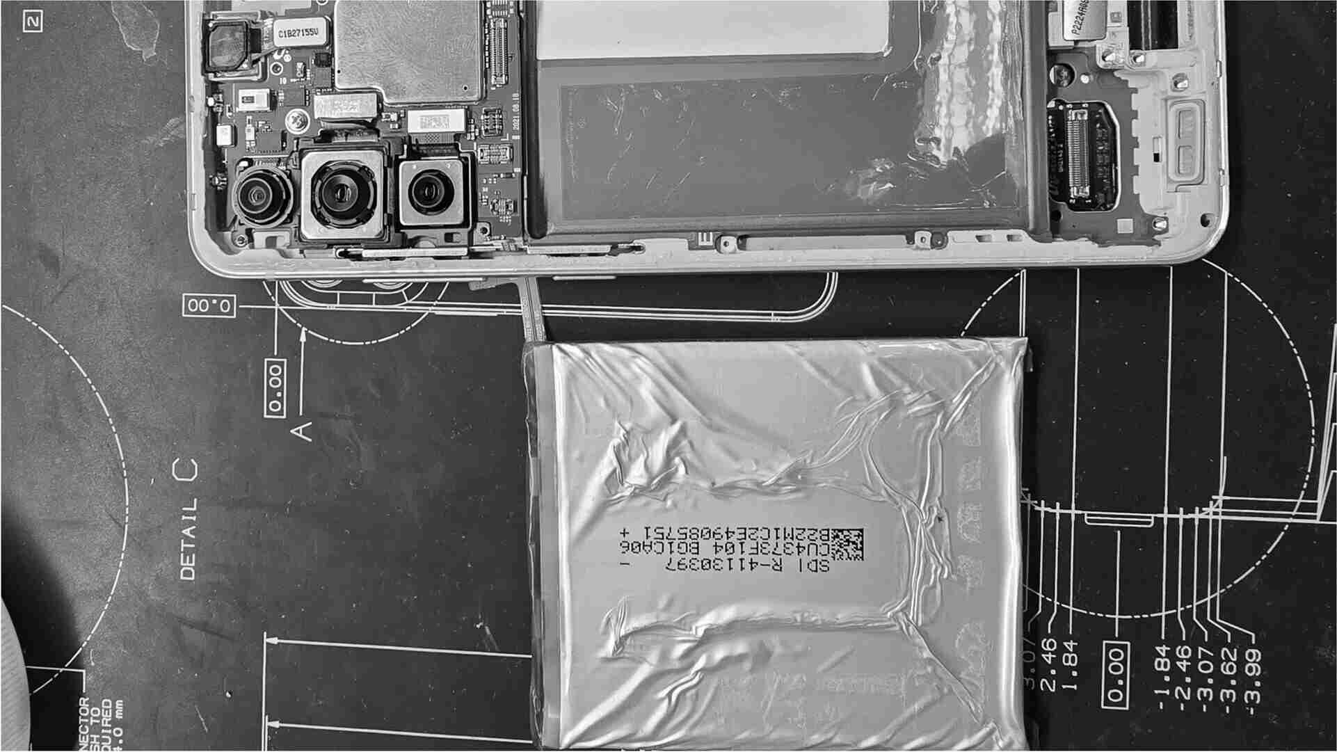 Замена аккумулятора в телефоне